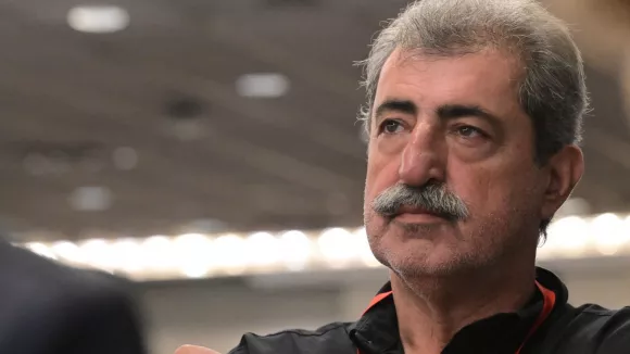 Πολάκης: Η μαντινάδα που πυροδότησε σενάρια λίγο πριν την ΚΟ του ΣΥΡΙΖΑ