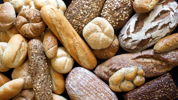 Ψωμί σαν φρέσκο από τον φούρνο: 5 πρακτικά tips που αξίζει να δοκιμάσεις