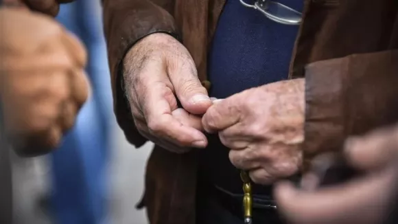 Ετήσια ενίσχυση 300 ευρώ: Οι κατηγορίες συνταξιούχων που δεν θα δουν χρήματα