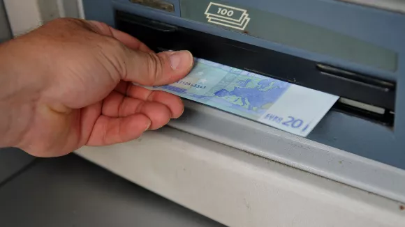 Αυτόματο επίδομα παιδιού έως 450 ευρώ - Ποιοι θα πάρουν τα χρήματα