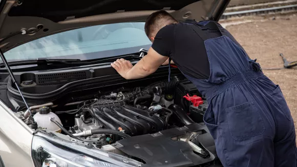 Άναψε το Check Engine στο αυτοκίνητο; Πότε μπορείτε να συνεχίσετε και πότε πρέπει να πάτε συνεργείο