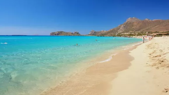 ου βρίσκεται η ελληνική παραλία που «σκαρφάλωσε» στη 2η θέση του κόσμου