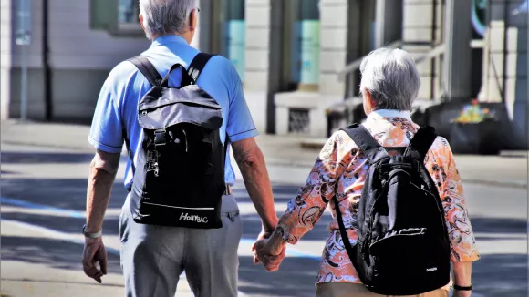 Ενίσχυση 300 ευρώ: Τα νέα όρια που ανοίγουν την πόρτα σε περισσότερους δικαιούχους