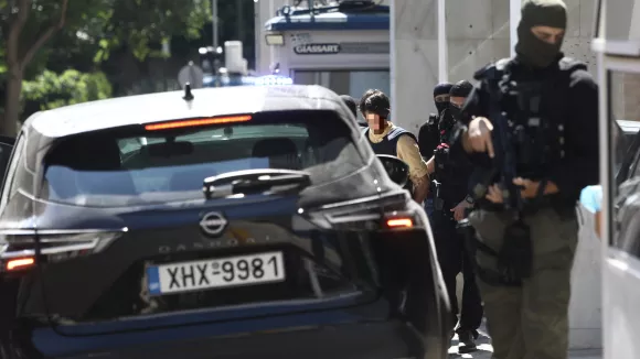 Στην Εισαγγελία η 46χρονη για τη Marfin – Πέρασε το βράδυ στη ΓΑΔΑ