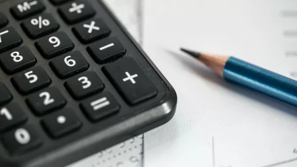 Προϋπολογισμός: Στα 5,725 δισ. ευρώ το πρωτογενές πλεόνασμα επταμήνου