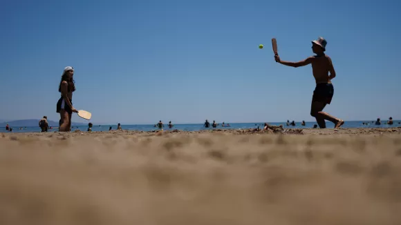 Ρακέτες και SUP στην παραλία: Πότε πέφτουν πρόστιμα έως 1.000 ευρώ