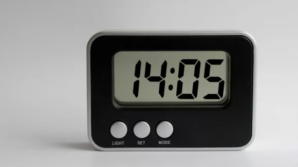 Γιατί γράφουμε Α.Μ. και Ρ.Μ. στην ώρα; Η απάντηση βρίσκεται στα λατινικά