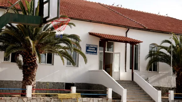 Αυτές είναι οι αργίες και τα τριήμερα του σχολικού έτους 2026-2027