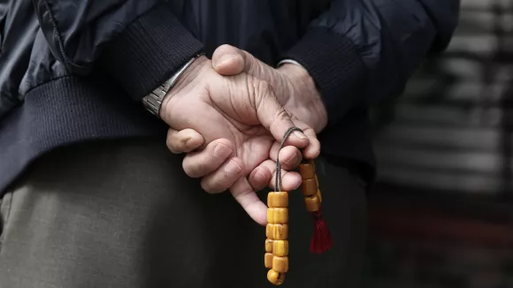 Μόλις 633 ευρώ η μέση σύνταξη χηρείας, σύμφωνα με τον ΕΦΚΑ