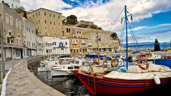 Διακοπές τελευταίας στιγμής: 4 προορισμοί μια ανάσα από την Αθήνα