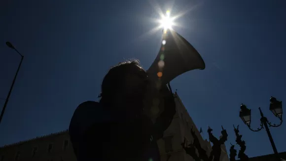  Δημόσιοι υπάλληλοι: Κατεβάζουν «ρολά» αύριο από τις 12:00 