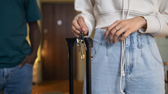 Airbnb: Η ΑΑΔΕ «ξεσκονίζει» τα εισοδήματα του 2025 - Έρχονται πρόστιμα