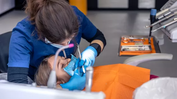 Νέο Dentist Pass: Δωρεάν οδοντιατρικός έλεγχος για 300.000 παιδιά