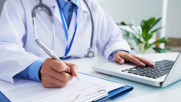 MedWatch: Στο μικροσκόπιο 231 «κόκκινες» δομές υγείας - Γιατροί, κλινικές και διαφημίσεις στο μικροσκόπιο