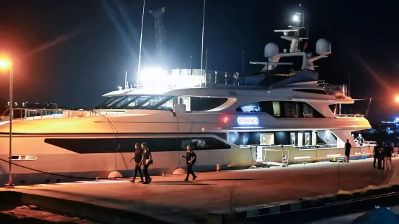 Κόρινθος: Συγκρούστηκε θαλαμηγός με λέμβο - Ένας νεκρός
