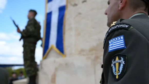Νέο μισθολόγιο ενστόλων: Αυξήσεις έως 280 ευρώ τον μήνα