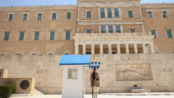 Μνημείο Αγνώστου Στρατιώτη: Αλλάζει όψη μετά από 94 χρόνια – Μάρμαρο αντί για άσφαλτο