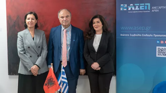 επιδιώκουμε να ενισχύσουμε την αμοιβαία κατανόηση των συστημάτων και των μεθόδων ελέγχου που εφαρμόζονται στους δύο φορείς και να διερευνήσουμε δυνατότητες ανάπτυξης κοινών δράσεων