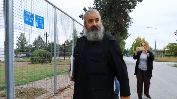 Μου είπε ότι «τελικά αποφάσισα να πάω με τρένο, για να κάνω οικονομία, επειδή παντρεύομαι»