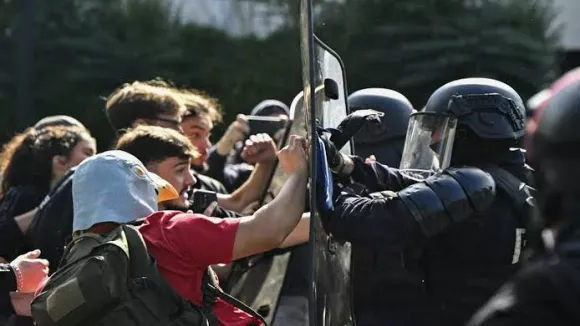 Μαθητική εξέγερση στη Γαλλία: 5.000 συλλήψεις, κλειστά 500 σχολεία