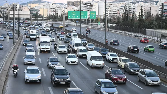 Κίνηση στους δρόμους: Στο «κόκκινο» ο Κηφισός – Καθυστερήσεις στην Αττική Οδό