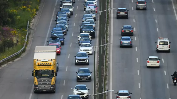 Κίνηση τώρα στην Αττική: Καθυστερήσεις άνω των 30 λεπτών στην Αττική Οδό