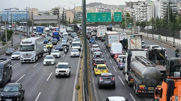 Αττική: Αυξημένη κίνηση στους δρόμους – Πού έχει δημιουργηθεί μποτιλιάρισμα