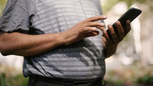 ΕΛΑΣ: Προσοχή σε SMS-απάτη με δήθεν πρόστιμα για παραβάσεις του ΚΟΚ