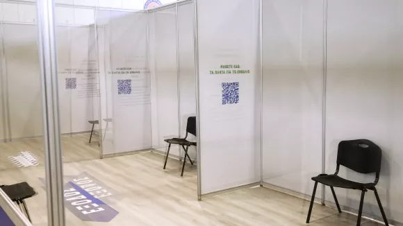 Κορονοϊός: Ξεκινούν σήμερα οι εμβολιασμοί - Ανοιχτή η πλατφόρμα για τα ραντεβού