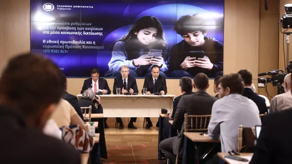 Απαγόρευση social media για ανήλικους κάτω των 15 ετών: Live οι ανακοινώσεις