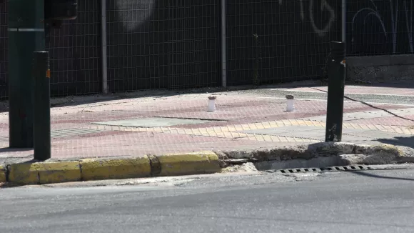 Ομόνοια: Συναγερμός για ύποπτο χαρτοκιβώτιο – Ποιοι δρόμοι έκλεισαν