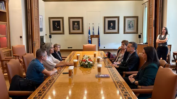 Δήμος Αθηναίων: 10.000 ευρώ από τον ΣΕΓΑΣ στον ξενώνα φιλοξενίας γυναικών θυμάτων βίας και των παιδιών τους