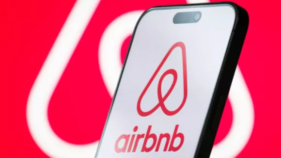 Airbnb: Τέλος στις υπερβολικές απαιτήσεις των ιδιοκτητών – Ποιες αγγαρείες απαγορεύονται 