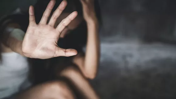 Συλλήψεις για ομαδικό βιασμό 17χρονης στα Χανιά: Σοκ και ανησυχία στην τοπική κοινωνία