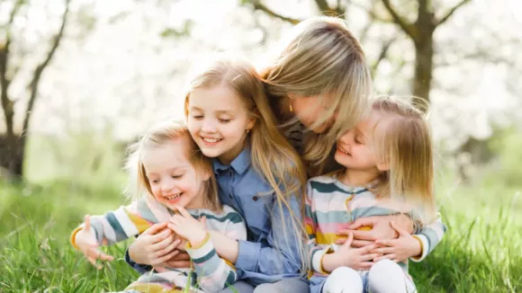 Πληρωμή επιδόματος παιδιού Α21: Πότε και πόσα θα λάβουν οι δικαιούχοι