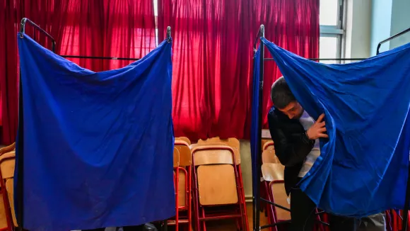 Εκλογές Συνέδρων στο ΠΑΣΟΚ: Υπολογίζεται συμμετοχή άνω των 150.000 μελών μέχρι τις 8 το βράδυ