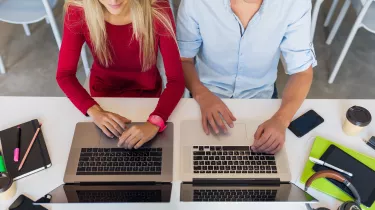 Θέσεις εργασίας και προσλήψεις