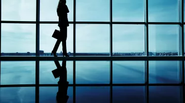 Λίστα: Τι δουλειές κάνουν όσοι «καθαρίζουν» +4.000 ευρώ τον μήνα στην Ελλάδα