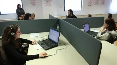 Δημόσιοι υπάλληλοι: Αυξήσεις έως και 3.180 ευρώ στους ετήσιους μισθούς