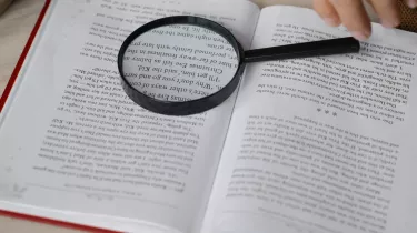 Τι σημαίνει πραγματικά η λέξη «αλαμπουρνέζικα»
