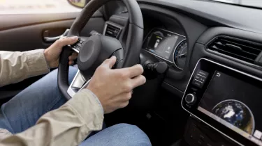 Η συνήθεια που καταστρέφει τη μπαταρία του αυτοκινήτου όταν πέφτει η θερμοκρασία