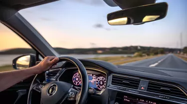 Πόσα μετρητά μπορείτε να έχετε μαζί σας στο αυτοκίνητο