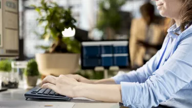 Θέσεις εργασίας και προσλήψεις