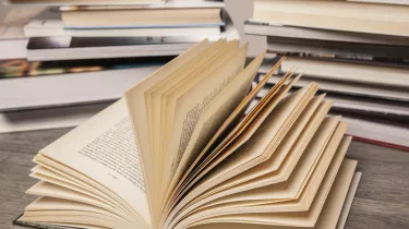 Τι σημαίνει η λέξη «άρατος»