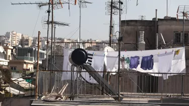 Γιατί μπορεί να πληρώσεις έως και 500 ευρώ πρόστιμο επειδή άπλωσες ρούχα