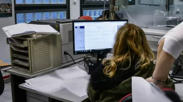Δημόσιοι υπάλληλοι: Επίδομα 300 ευρώ - Ποιοι το παίρνουν