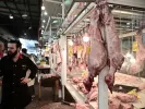 Θεσσαλονίκη: Σε πασχαλινούς ρυθμούς η αγορά- «Sold out» οι προκρατήσεις για κρέατα και σούβλες