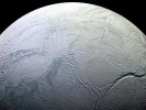 Επιστήμη-Διάστημα: Ο υπόγειος ωκεανός του Εγκέλαδου, του φεγγαριού του Κρόνου, περιέχει ένα βασικό δομικό στοιχείο για τη ζωή