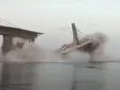 Κατέρρευσε γέφυρα στον Γάγγη ποταμό