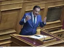 Γεωργιάδης: Δεν καταργούμε την 5ήμερη εργασία, γι’ αυτό δεν έχει κόσμο έξω – Βουλευτής ΚΚΕ: «Είσαι υπουργός νούμερο»